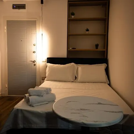 Cozy And Chic Apartamento Tirana